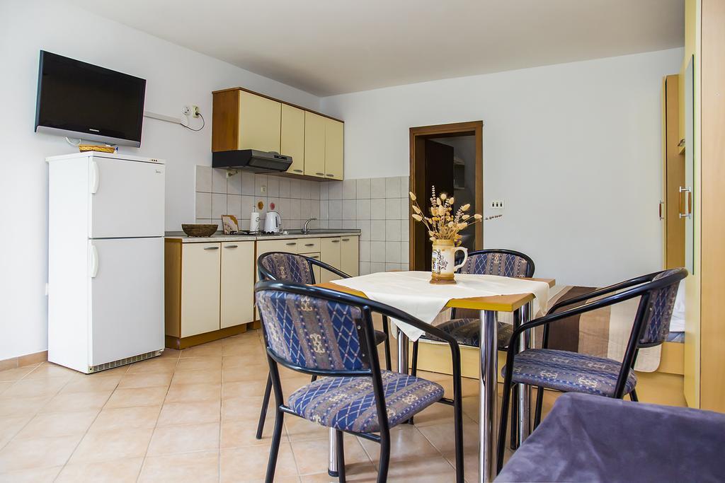 Apartments Zovko Drace Bagian luar foto