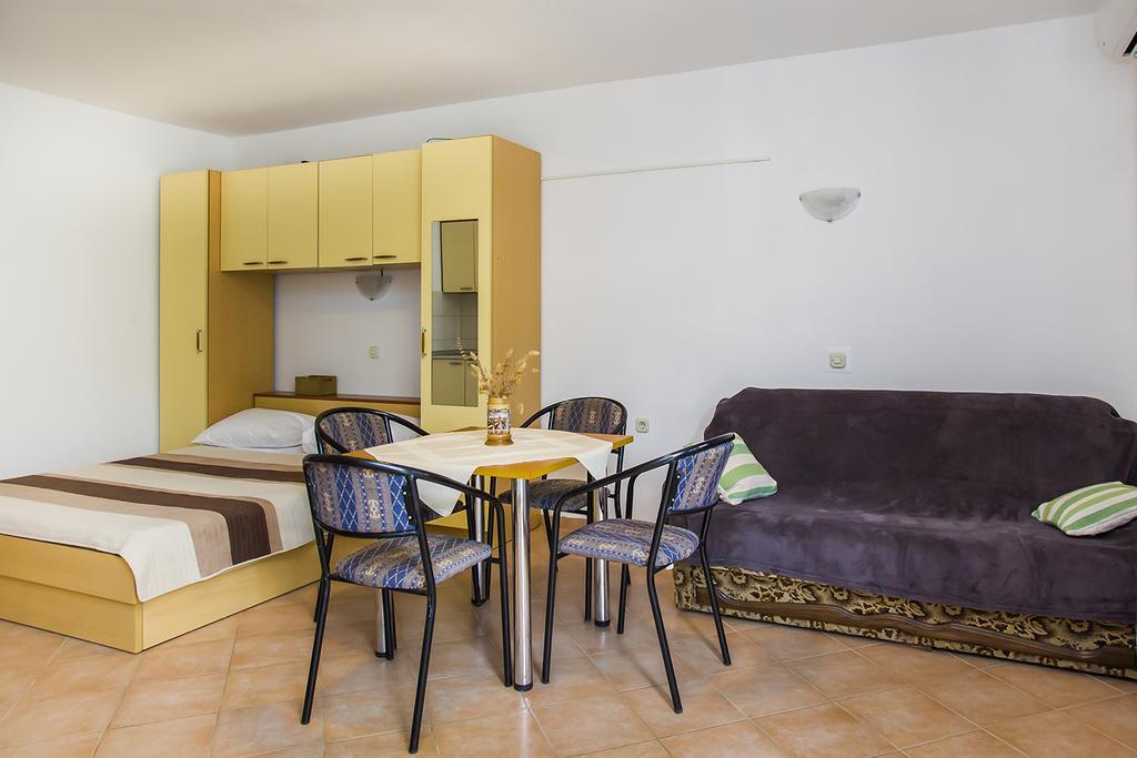Apartments Zovko Drace Bagian luar foto